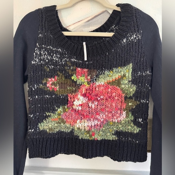 Free People Magic Rose Sweater Knit Red Black Green Size Medium - Picture 5 of 8